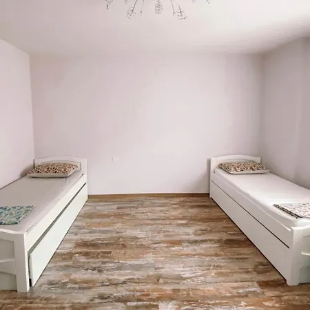 Cozy And Spacious Two Bedroom In Shëngjin
