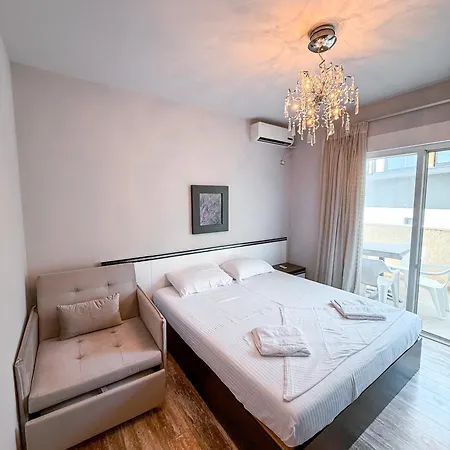 Cozy And Spacious Two Bedroom In Daire Shëngjin