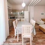 Cozy And Spacious Two Bedroom In *