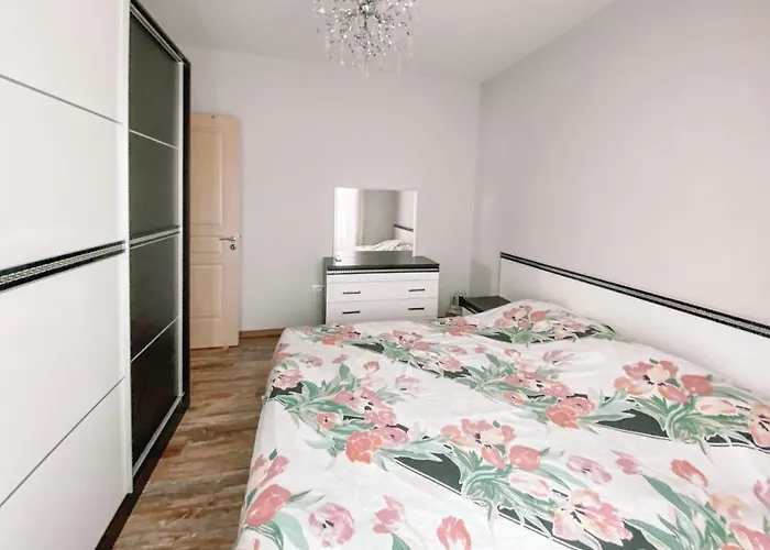 Cozy And Spacious Two Bedroom In